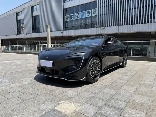 2025 Avatr 12