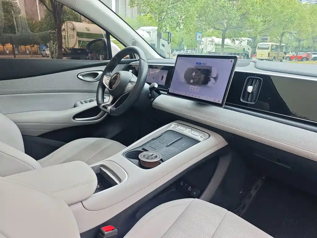 BYD Sealion 05 EV — миниатюра 18