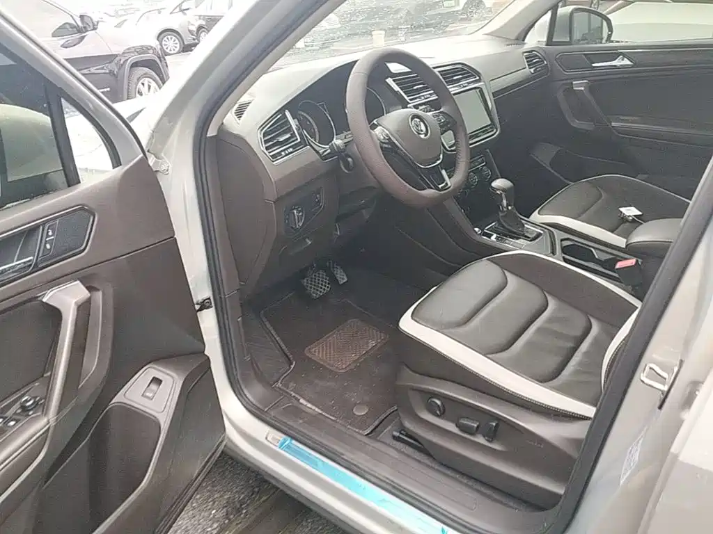 Volkswagen Tiguan L — миниатюра 16