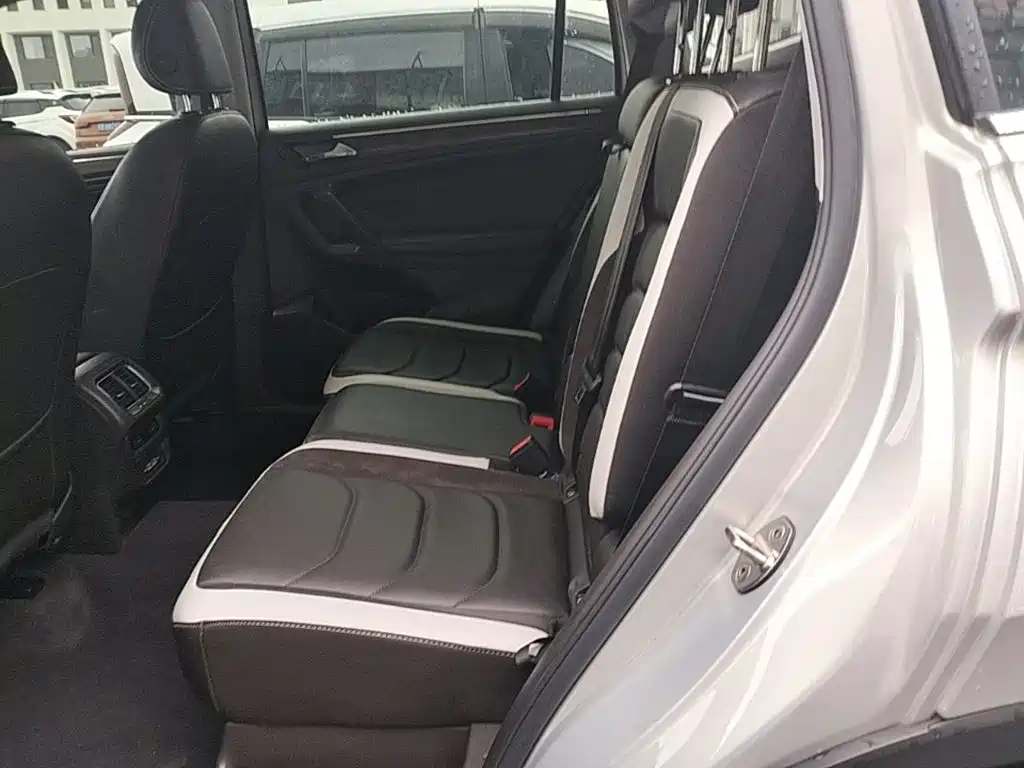 Volkswagen Tiguan L — миниатюра 17