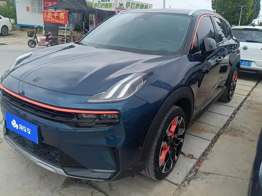 Lynk & Co 06
