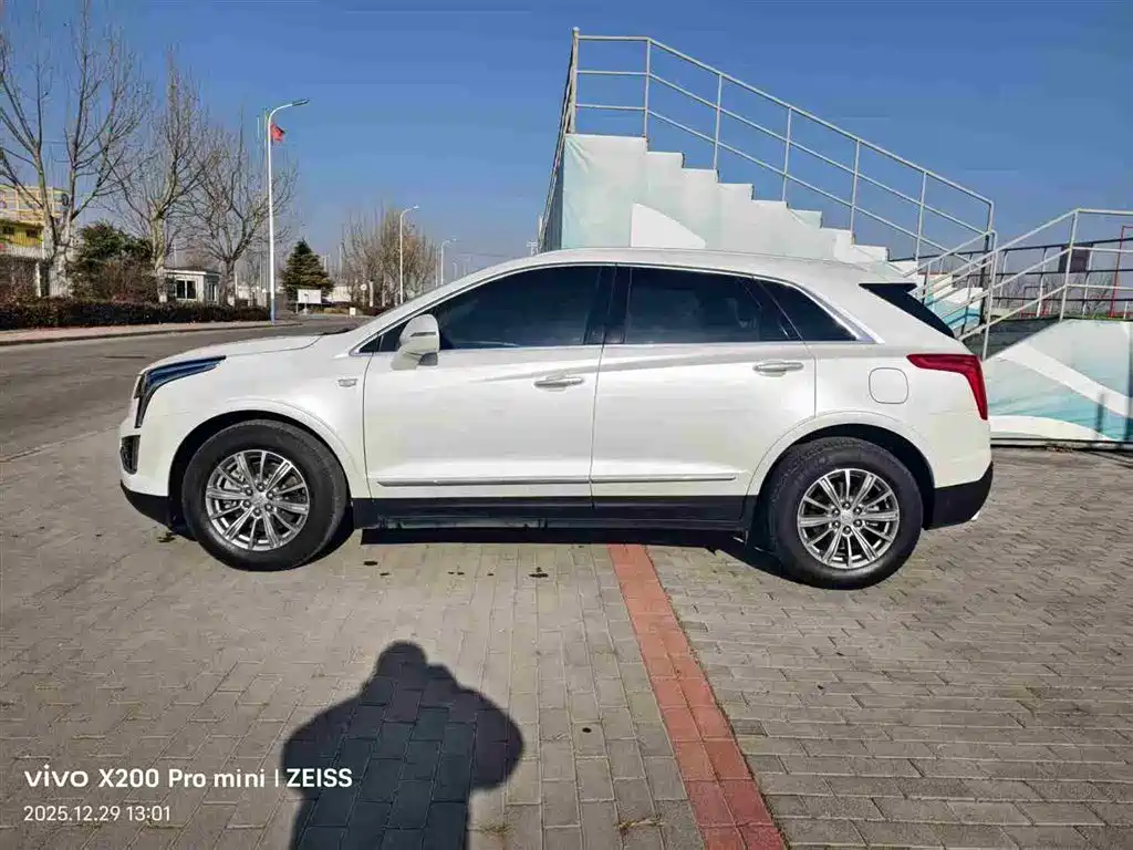 CADILLAC XT5