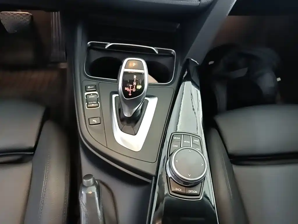 BMW 3 Series — миниатюра 14