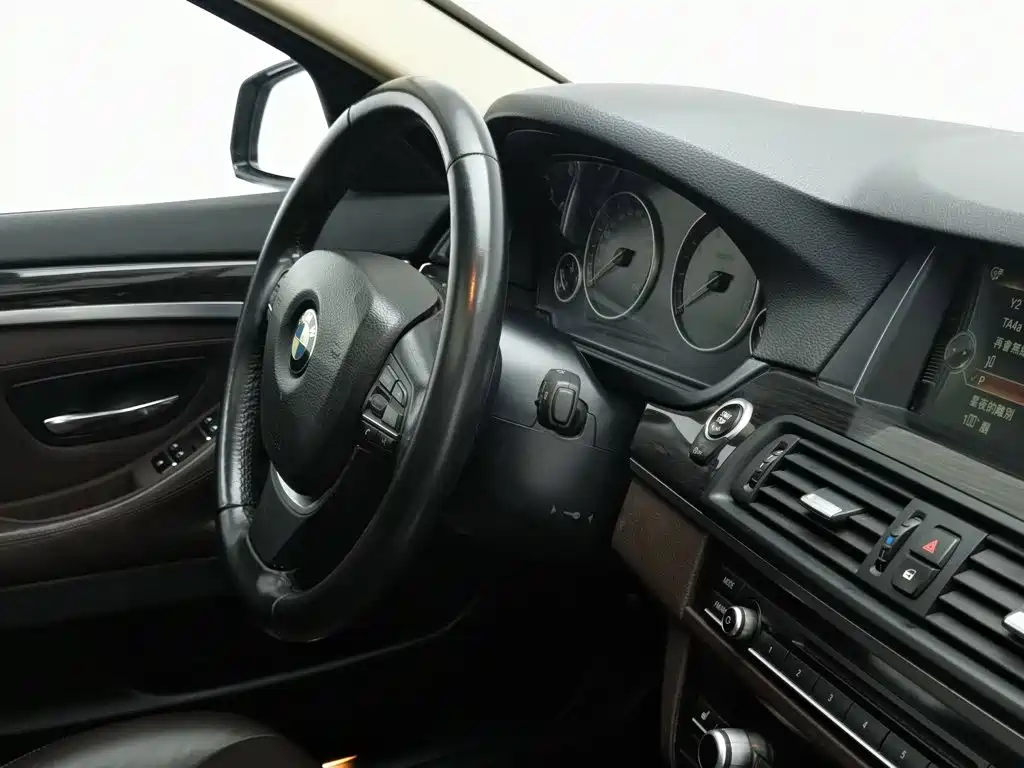 BMW 5 Series — миниатюра 22