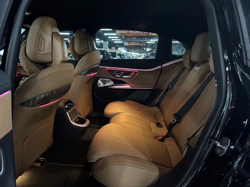 Mercedes-Benz E-Class — миниатюра 5