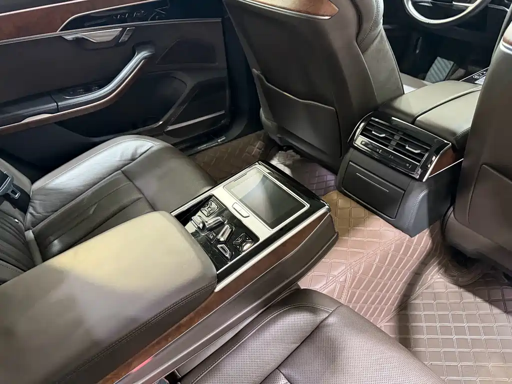Audi A8 — миниатюра 9