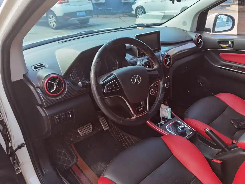 BAIC New Energy EX — миниатюра 10