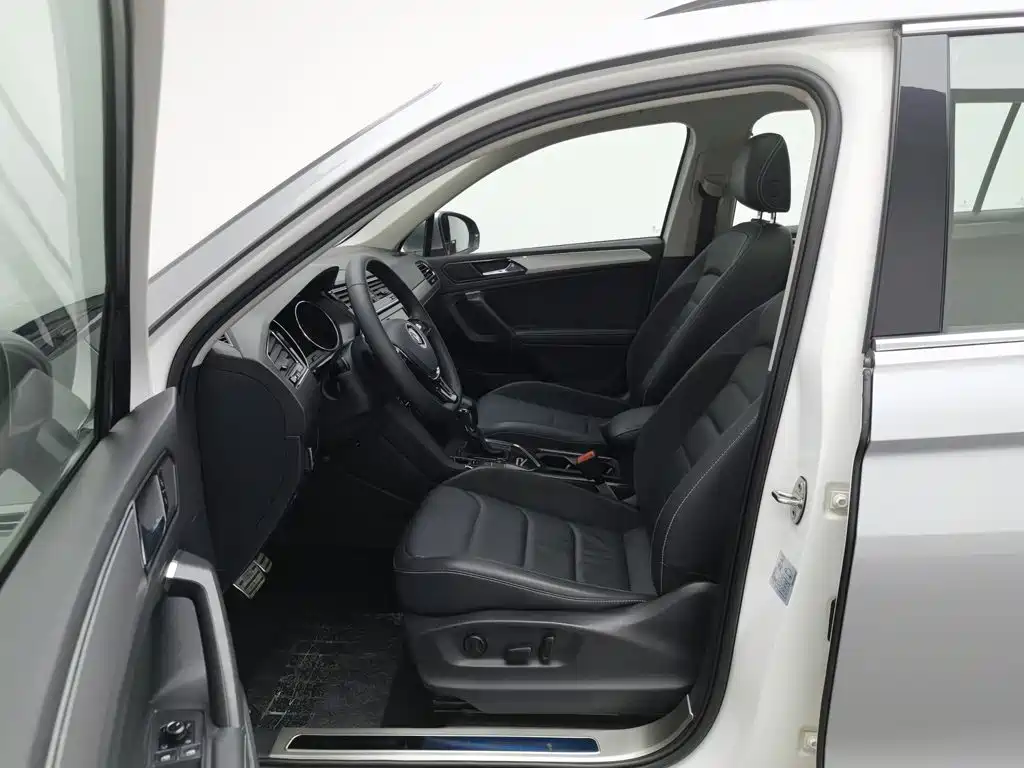 Volkswagen Tiguan L — миниатюра 10