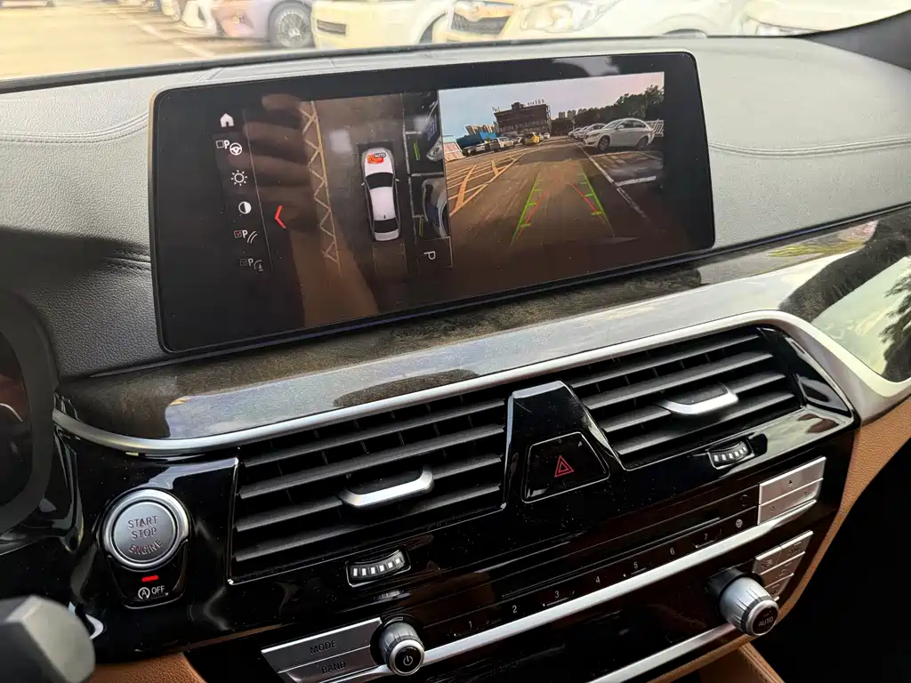 BMW 5 Series — миниатюра 13