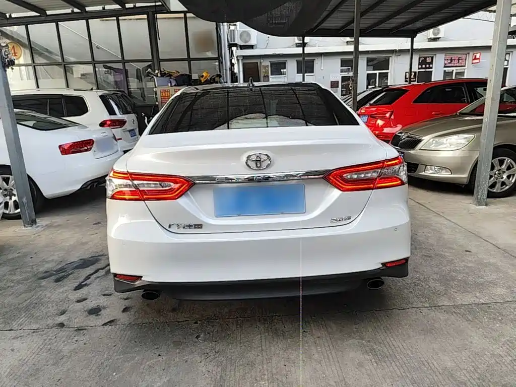 Toyota Camry — миниатюра 6