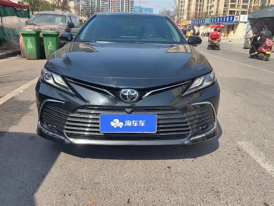 TOYOTA CAMRY