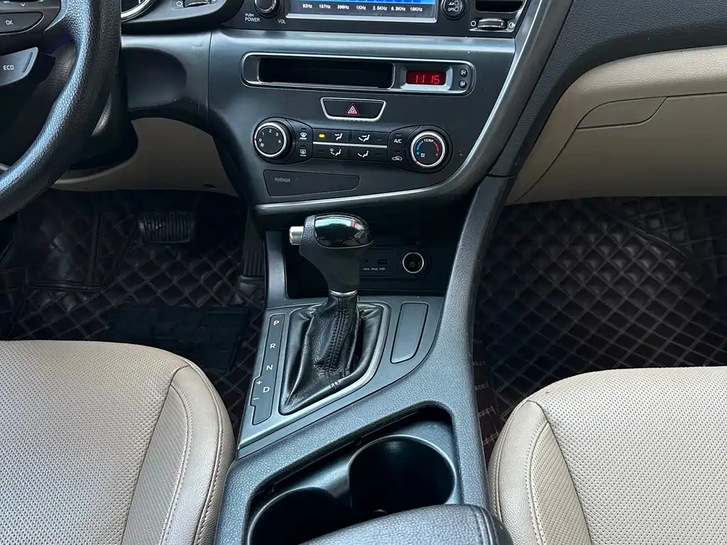 Kia K5 2015 2.0L AT GL