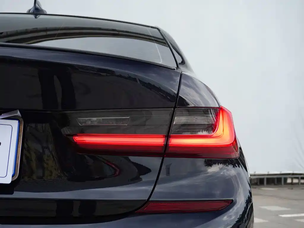 BMW 3 Series — миниатюра 8