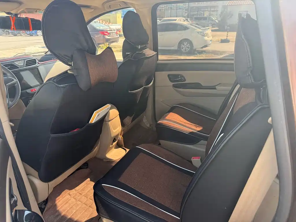 Wuling Hongguang — миниатюра 4