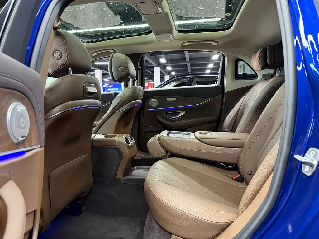 Mercedes-Benz E-Class — миниатюра 5
