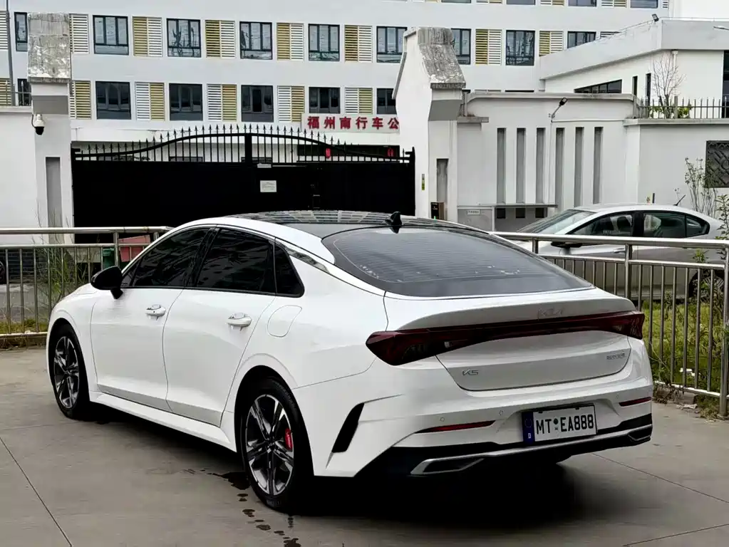 Kia K5 — миниатюра 9