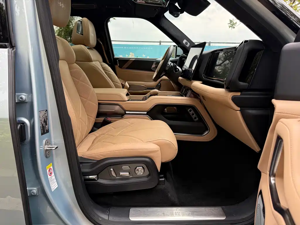 Fangchengbao Leopard 8 8 2025 Flagship 7 мест