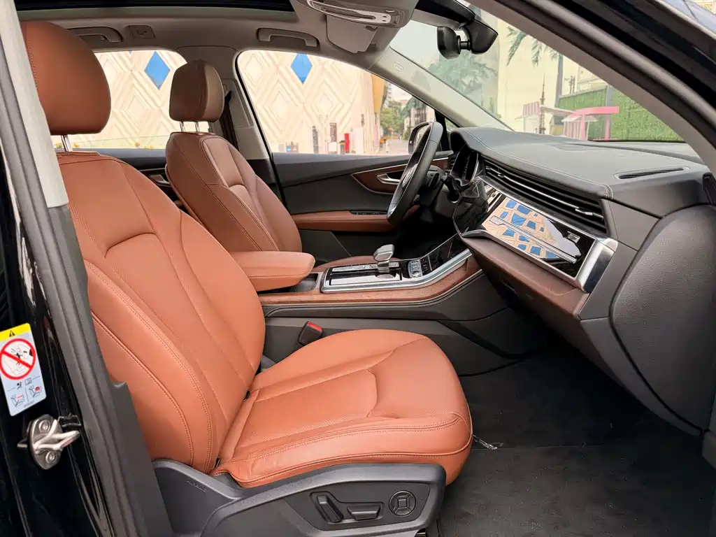 Audi Q7 — миниатюра 12