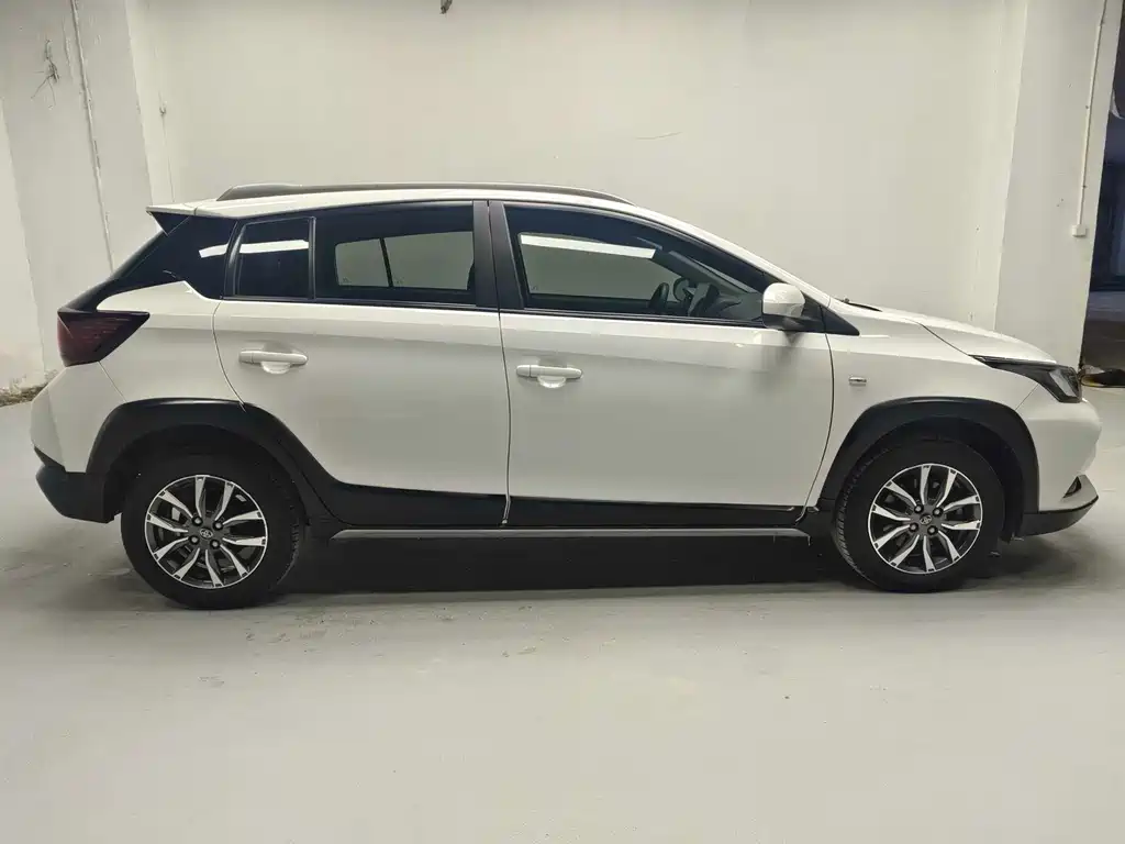 TOYOTA YARIS L ZHIXUAN