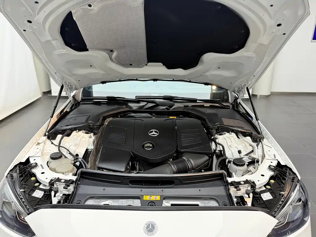Mercedes-Benz C-Class — миниатюра 4