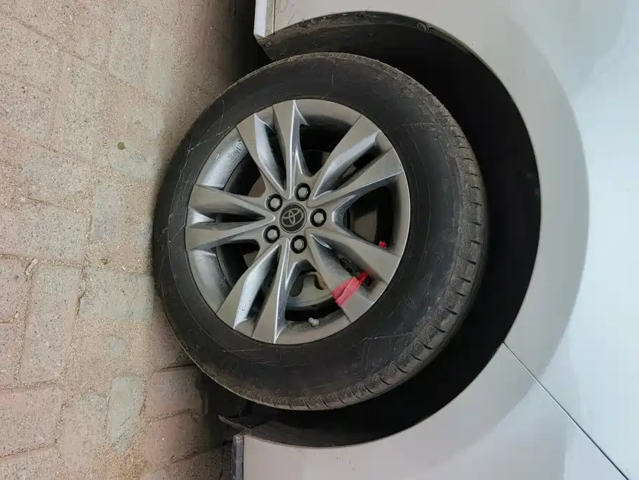 Toyota Sienna — миниатюра 6