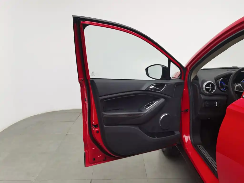 BYD Yuan — миниатюра 8