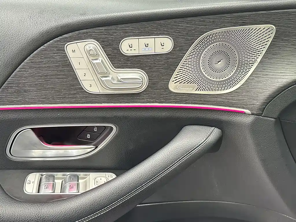 Mercedes-Benz GLS — миниатюра 25