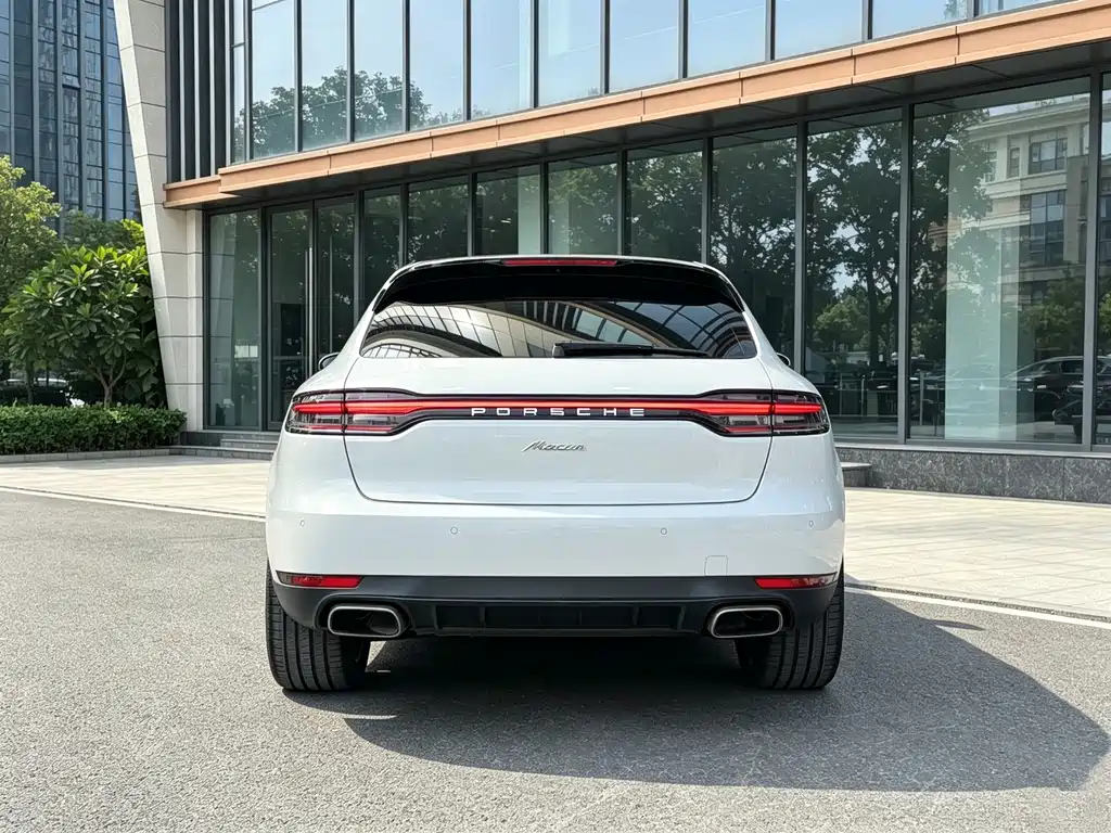 Porsche Macan — миниатюра 16