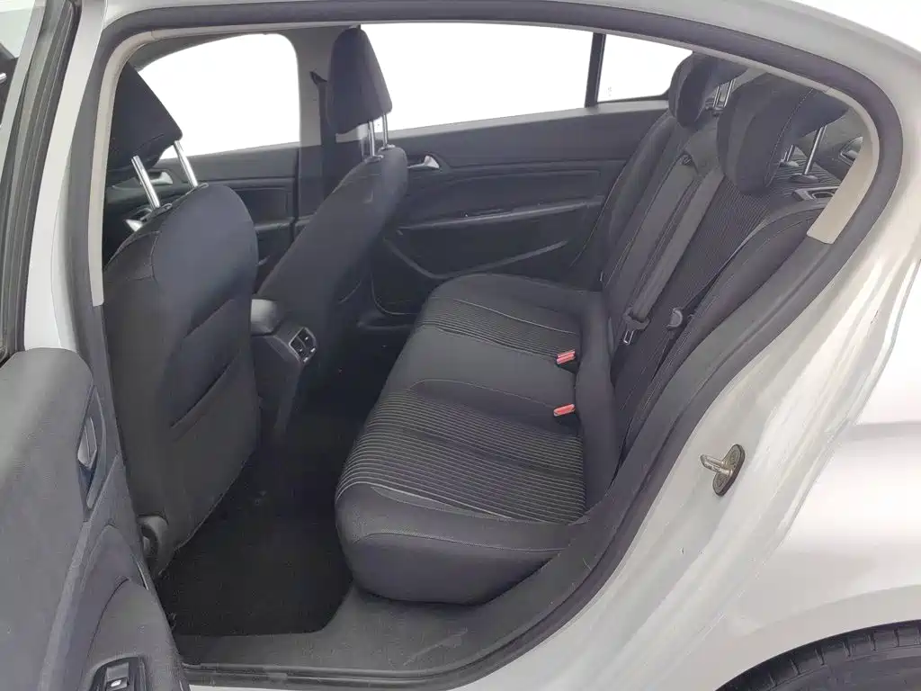 Peugeot 408 — миниатюра 15