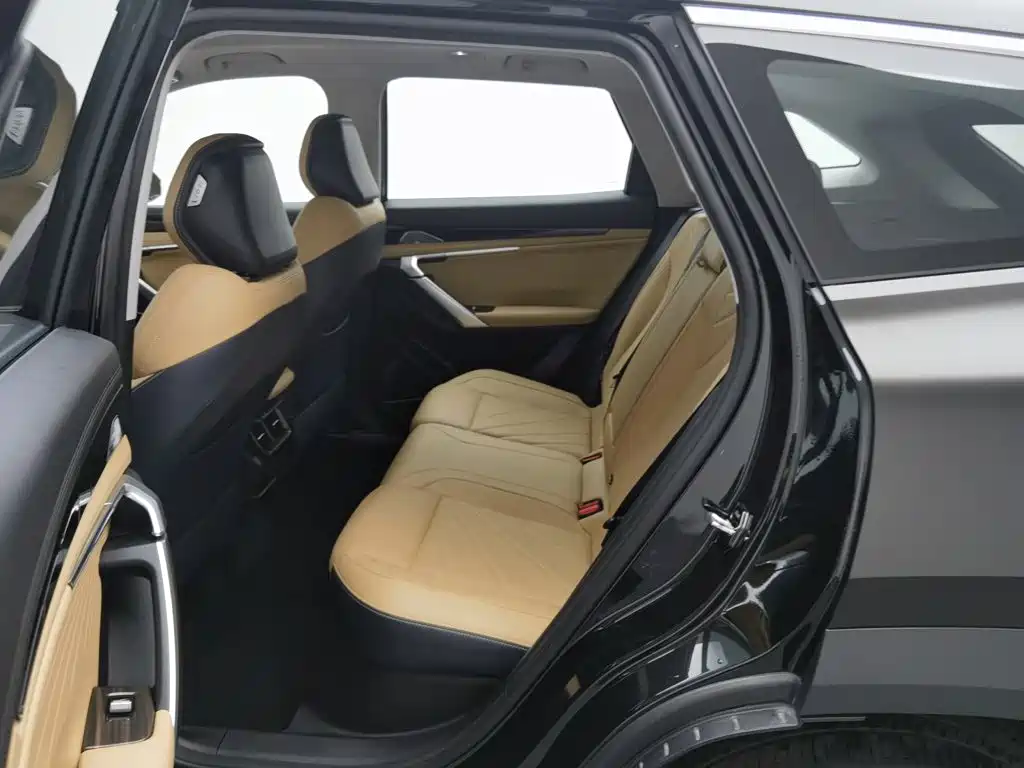 Geely Boyue L — миниатюра 15