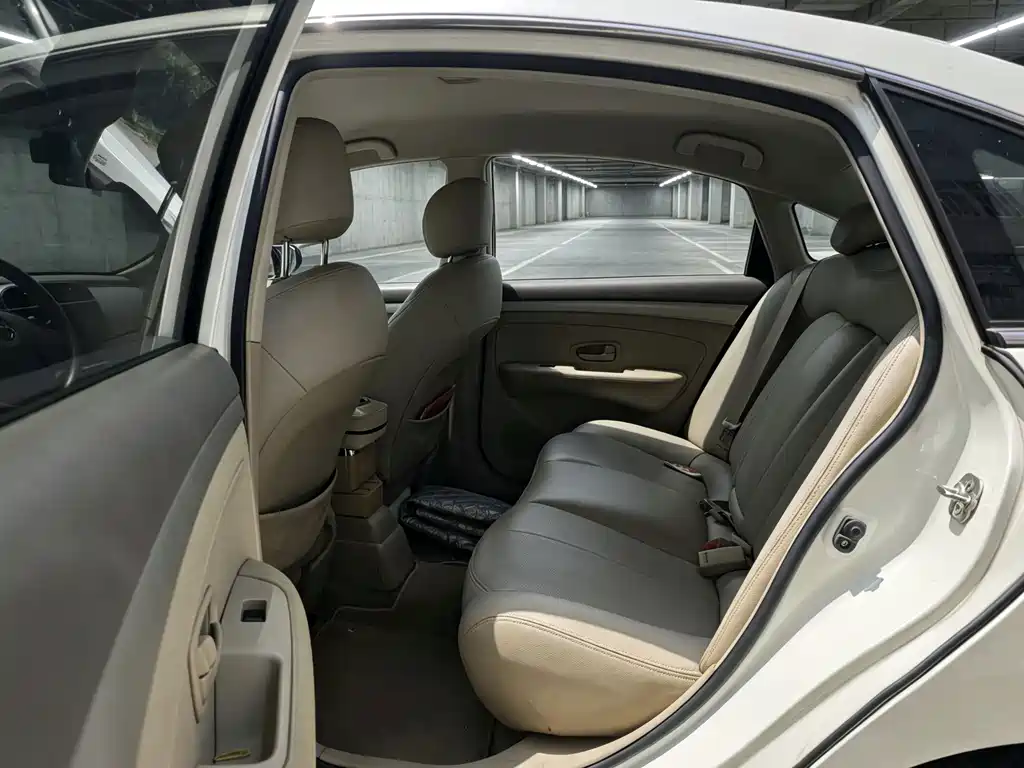Nissan Sylphy — миниатюра 8