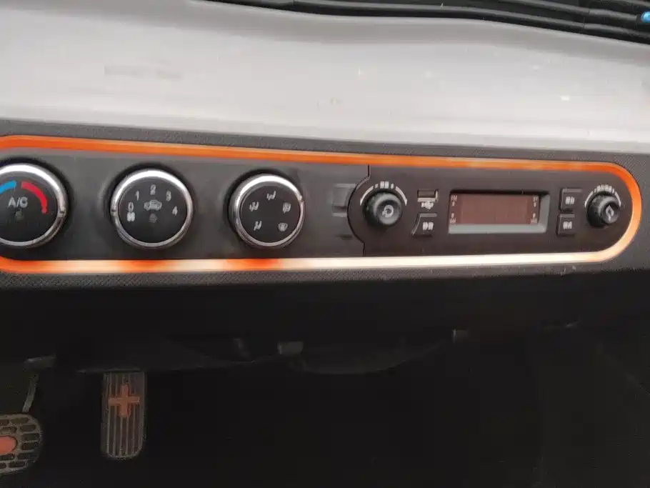 Wuling MINIEV — миниатюра 13