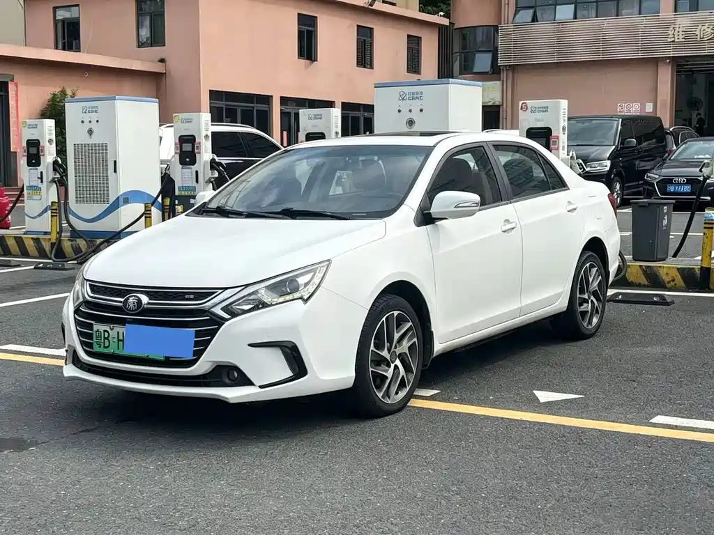 2017 BYD Qin - zdjęcie 1 z 14