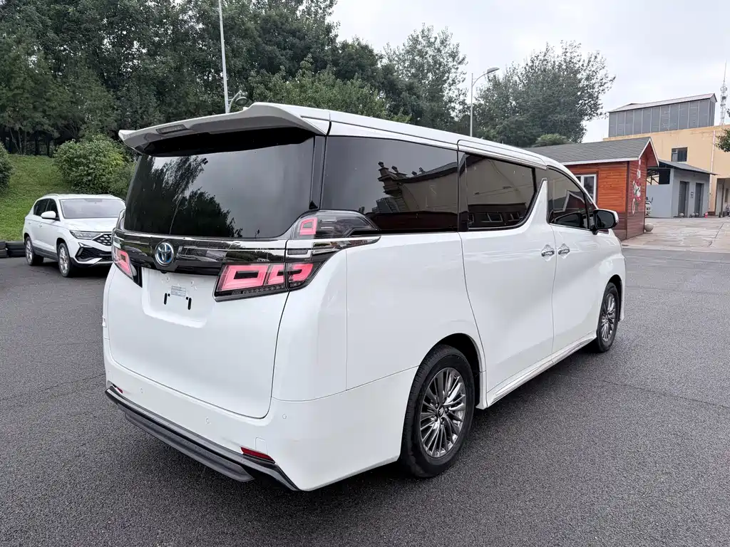 Toyota Vellfire — миниатюра 4