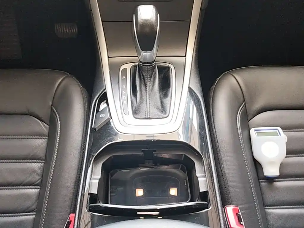 Ford Edge — миниатюра 14