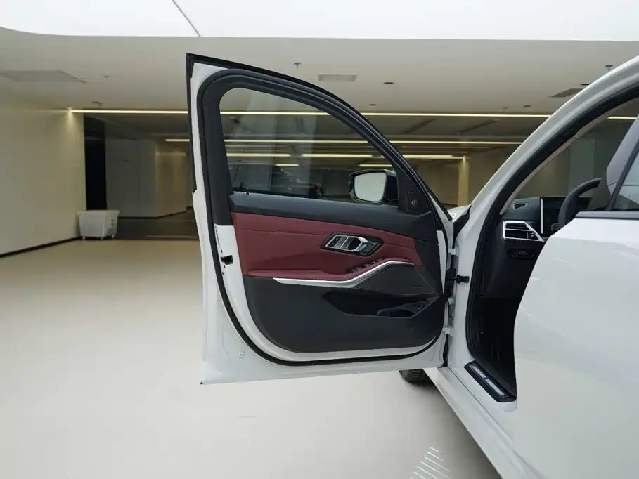 BMW 3 Series — миниатюра 18