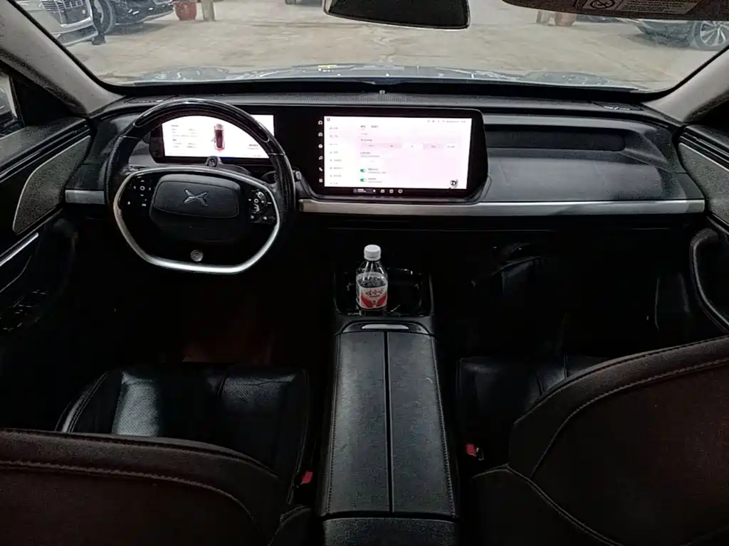 XPeng P7 — миниатюра 10