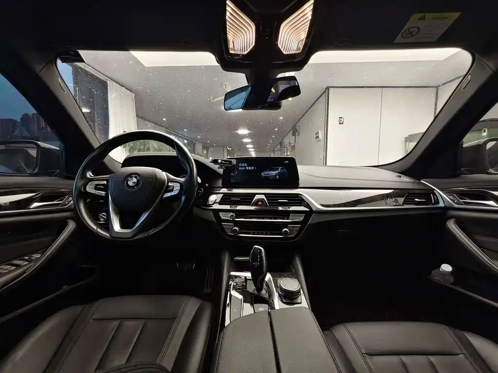 BMW 5 Series — миниатюра 11