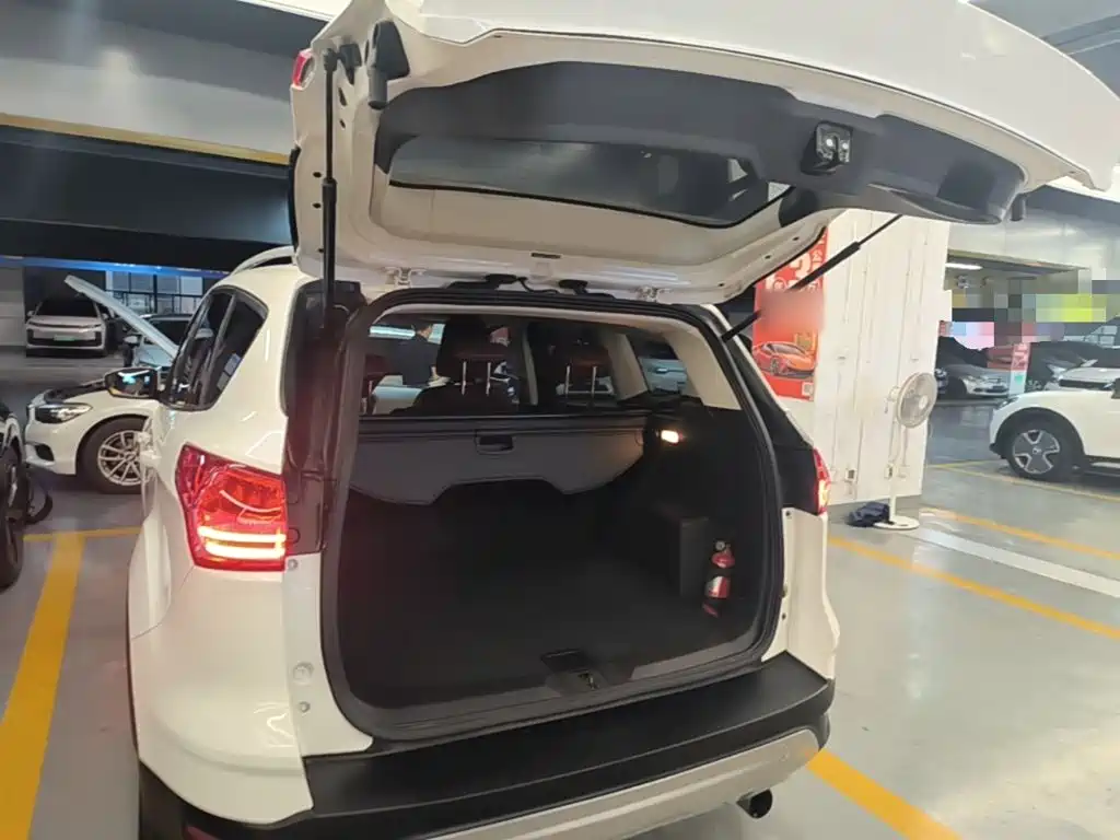 Ford Kuga — миниатюра 19