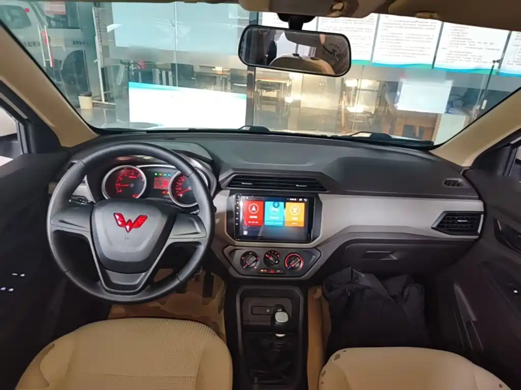 Wuling Hongguang — миниатюра 10
