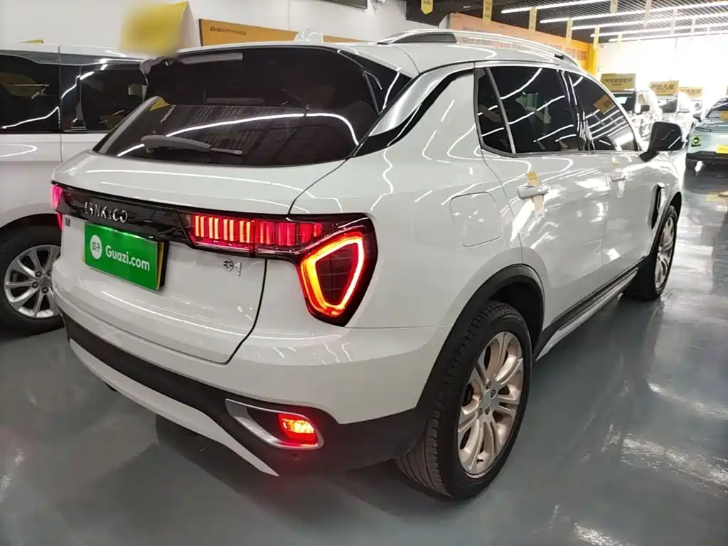 Lynk & Co 01 — миниатюра 7