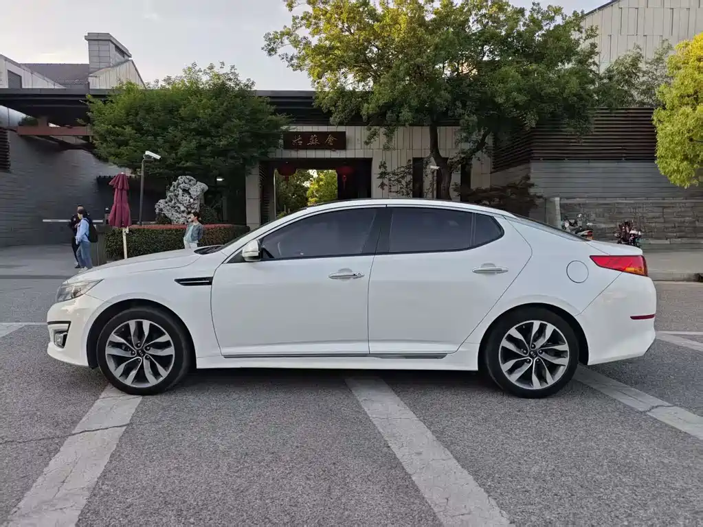 Kia K5 2014 2.0L AT LUXURY