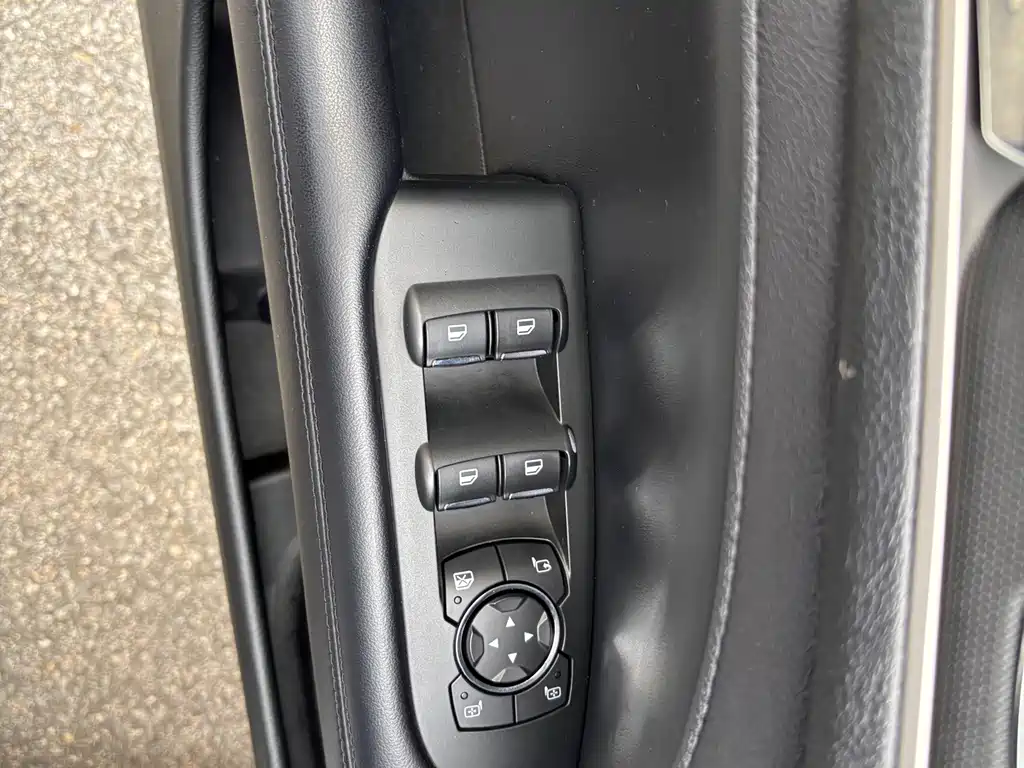 Lincoln MKZ — миниатюра 6