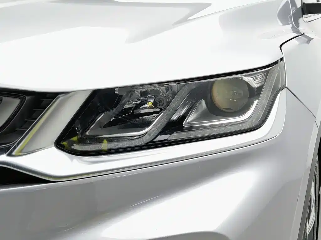 Geely Binyue — миниатюра 7