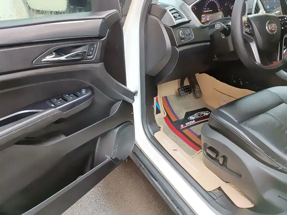 Cadillac SRX — миниатюра 11