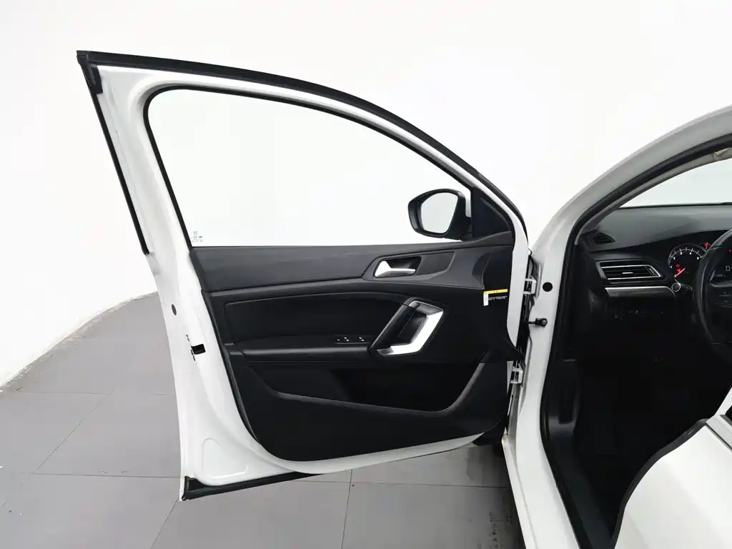 Peugeot 408 — миниатюра 8