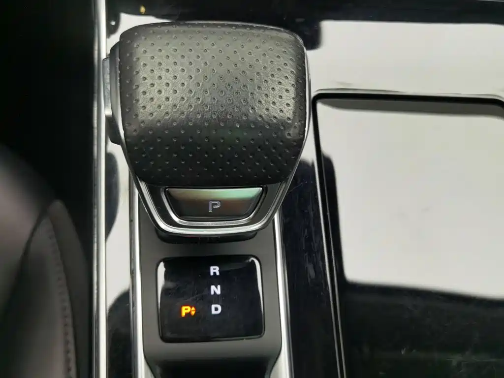 Roewe RX5 eMAX — миниатюра 13