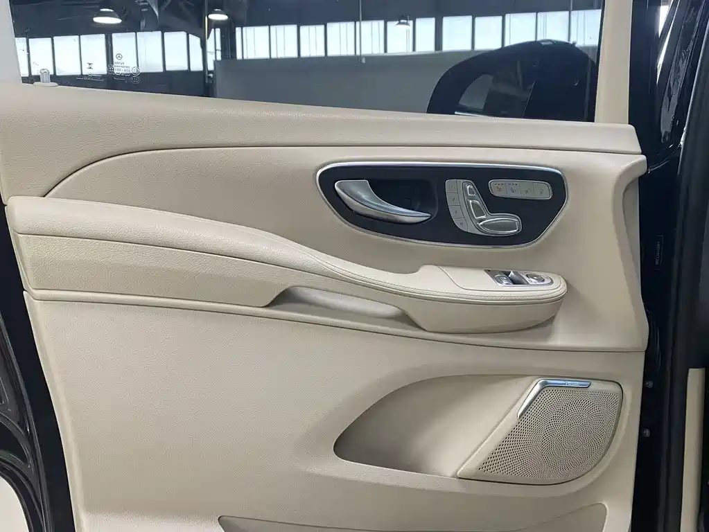 Mercedes-Benz V-Class V 2022 V 260 L Luxury