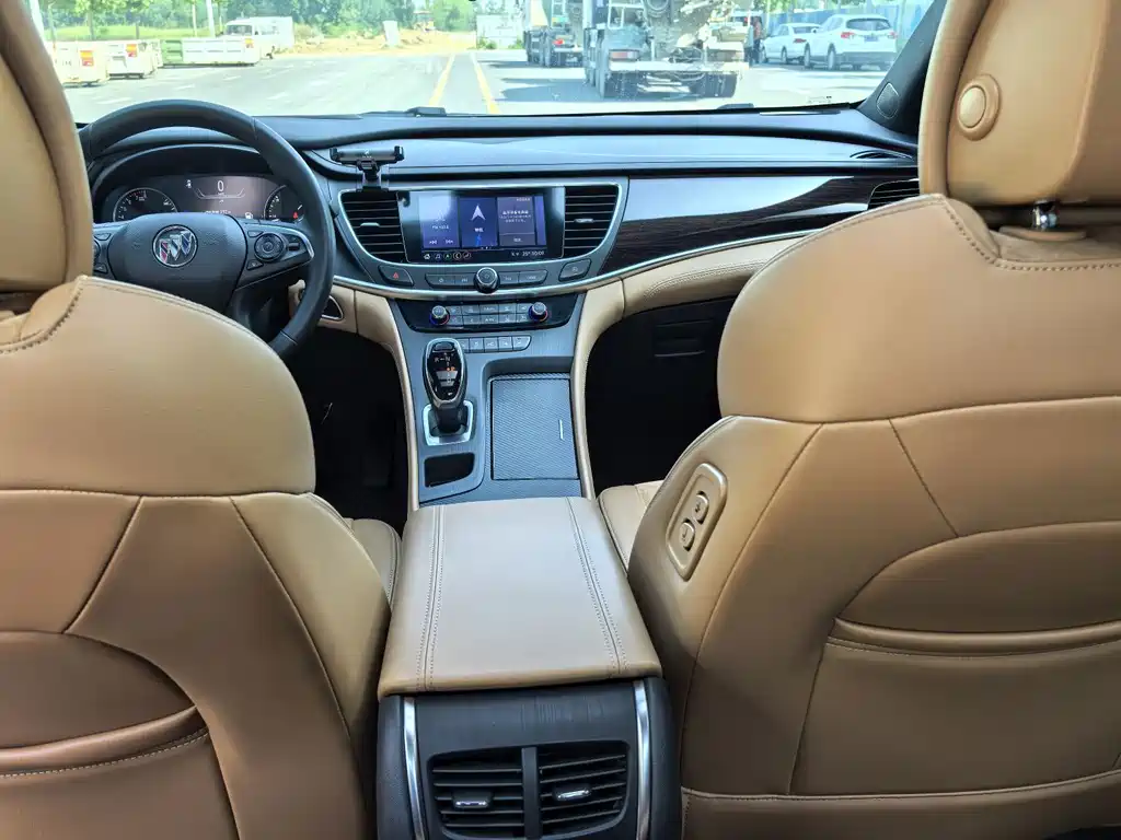 Buick LaCrosse — миниатюра 18