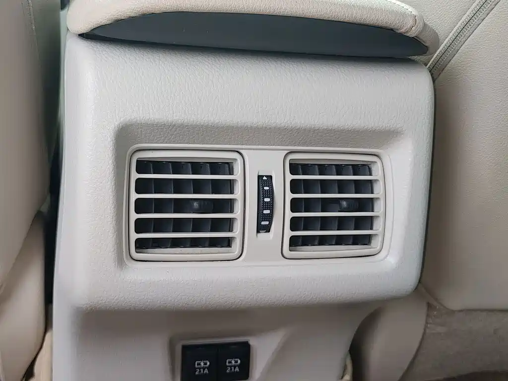 Toyota Camry — миниатюра 14